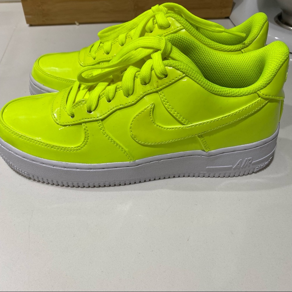 Nike Air Force 1 Volt